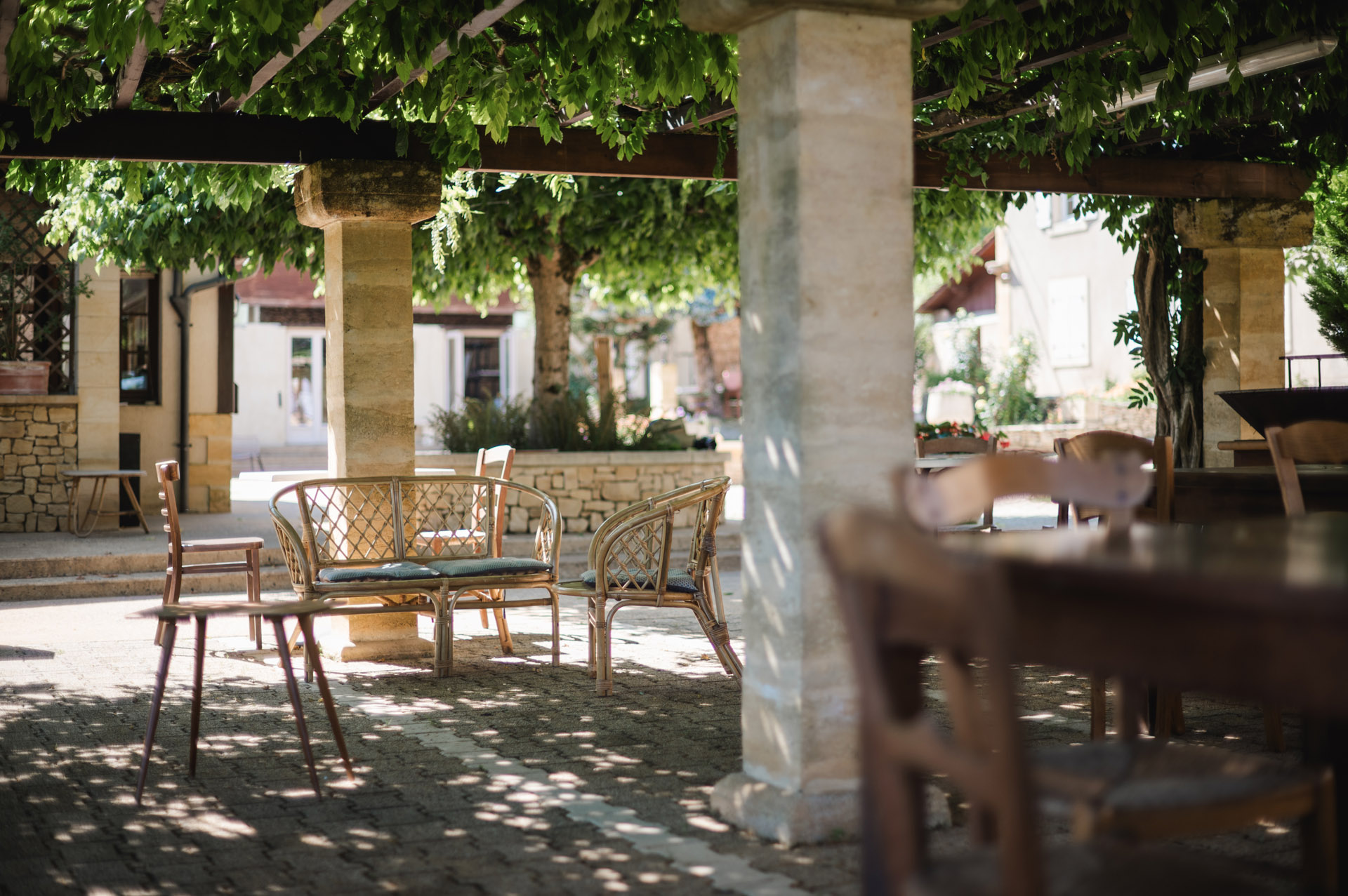 domaine de malet hotel gites vitrac sarlat perigord noir restaurant terrasse ombragee vue vallee 14