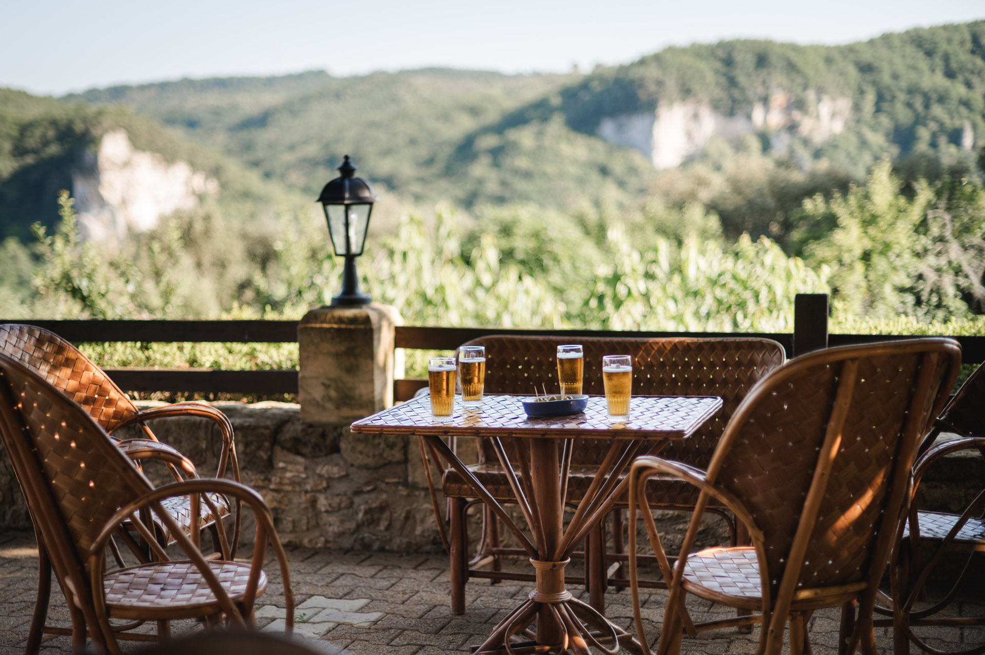 domaine de malet hotel gites vitrac sarlat perigord noir restaurant terrasse ombragee vue vallee 17