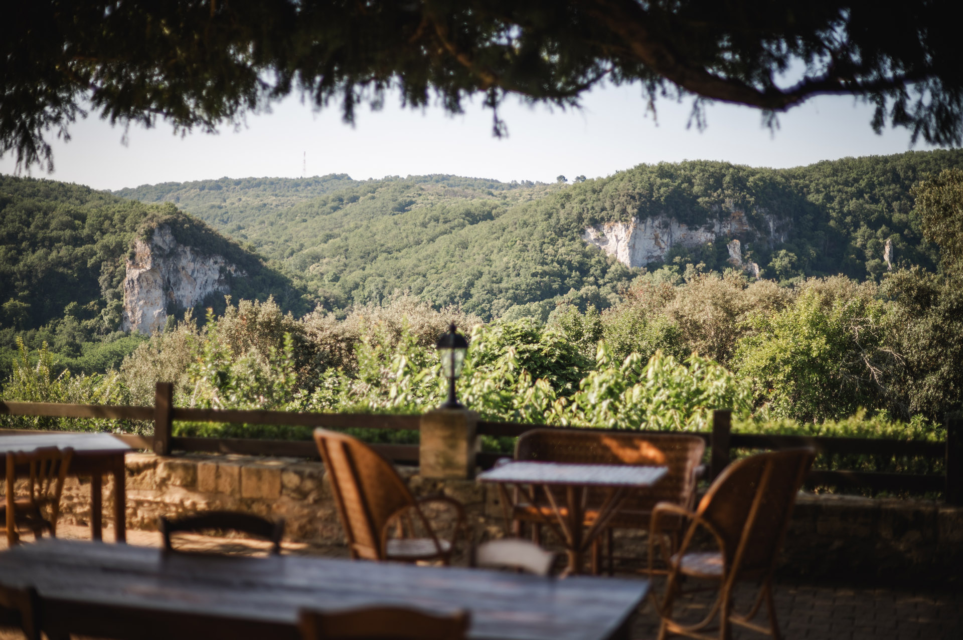 domaine de malet hotel gites vitrac sarlat perigord noir restaurant terrasse ombragee vue vallee 6