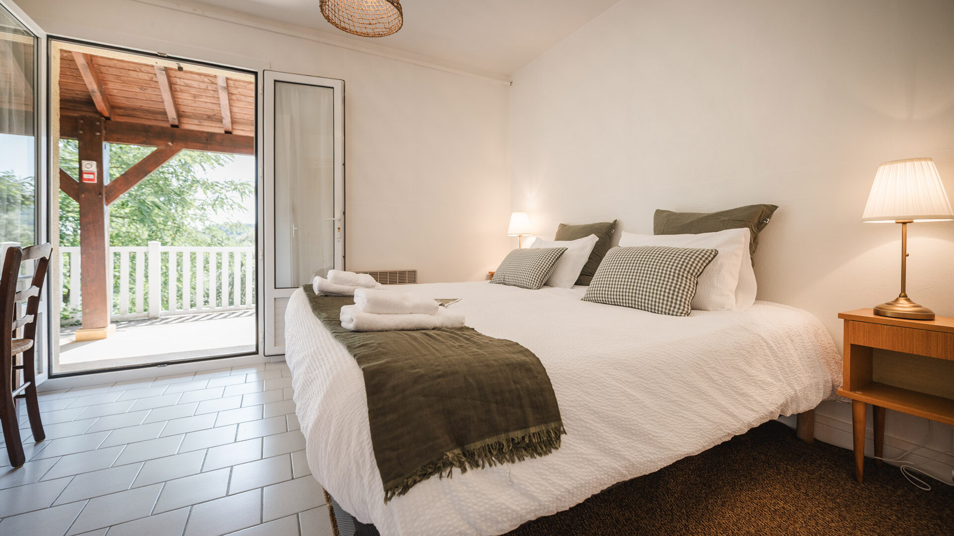 domaine de malet hotel piscine vitrac sarlat perigord noir chambre nature foret 17