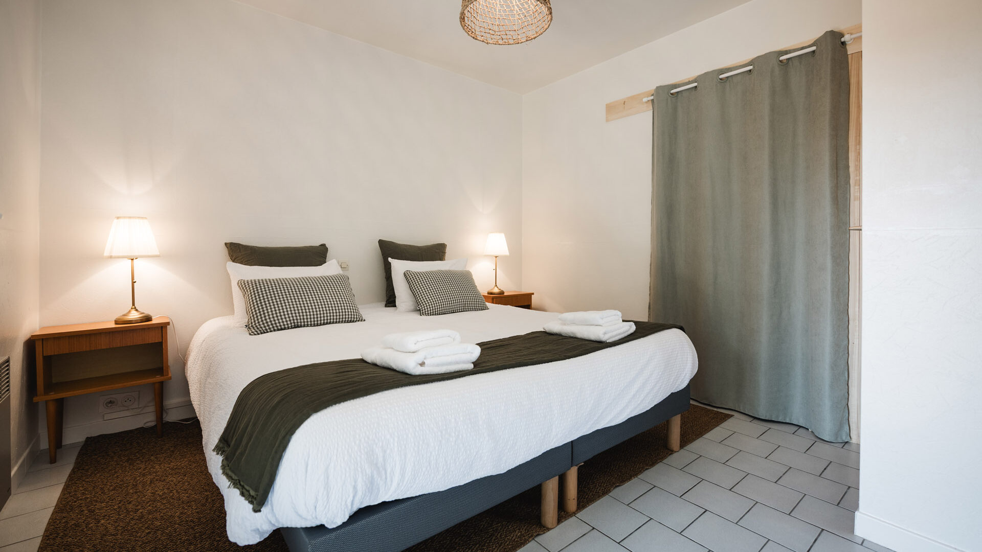 domaine de malet hotel piscine vitrac sarlat perigord noir chambre nature foret 19